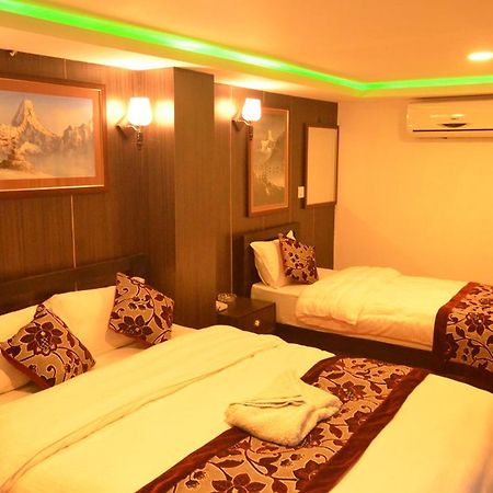 Hotel Holiday Inn Катманду Екстериор снимка