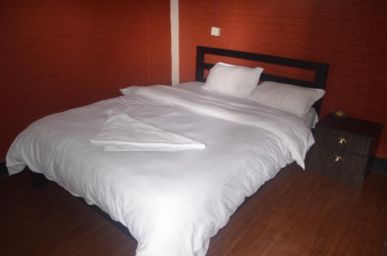 Hotel Holiday Inn Катманду Екстериор снимка