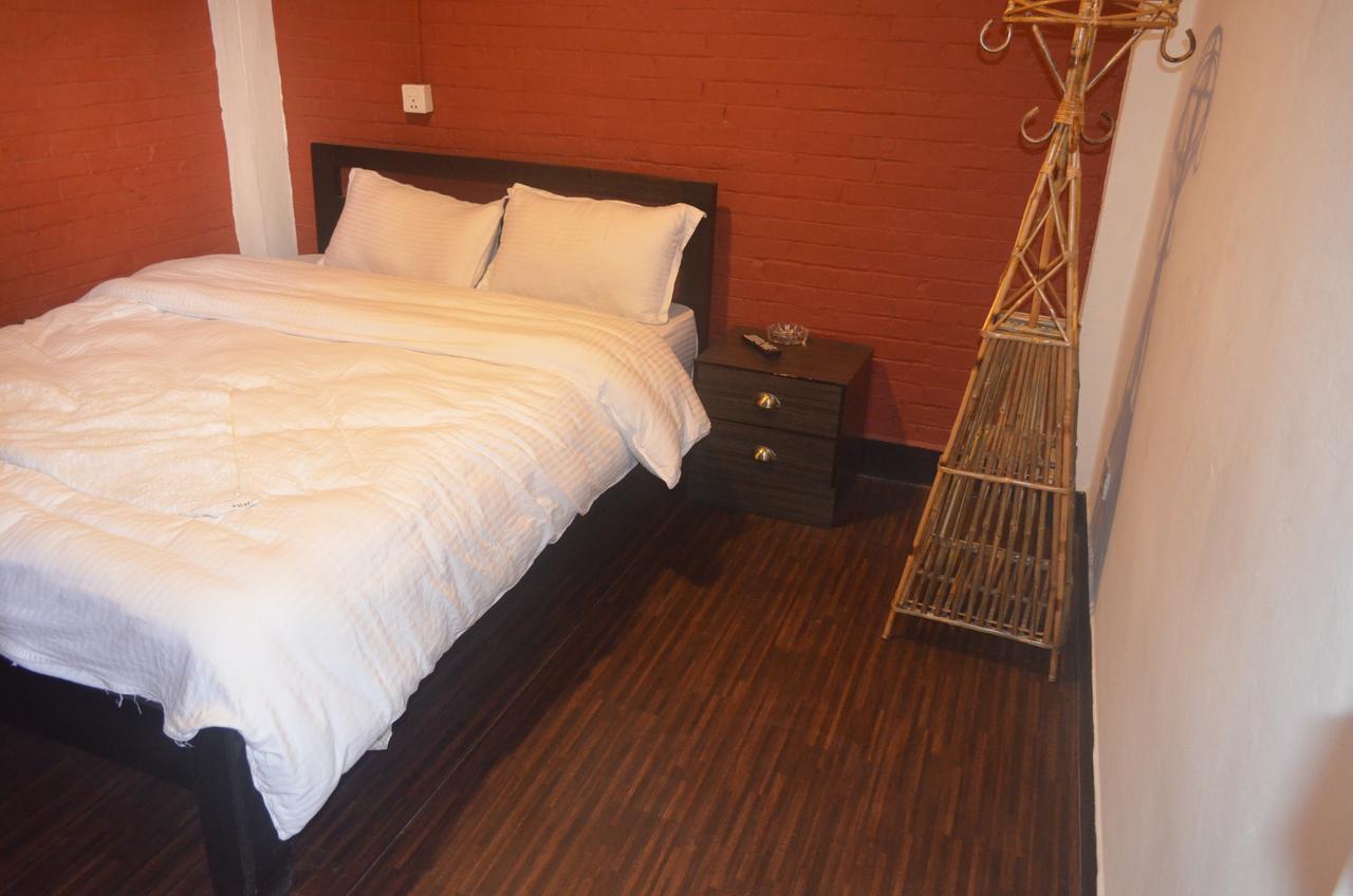 Hotel Holiday Inn Катманду Екстериор снимка