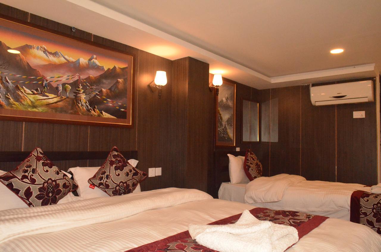 Hotel Holiday Inn Катманду Екстериор снимка