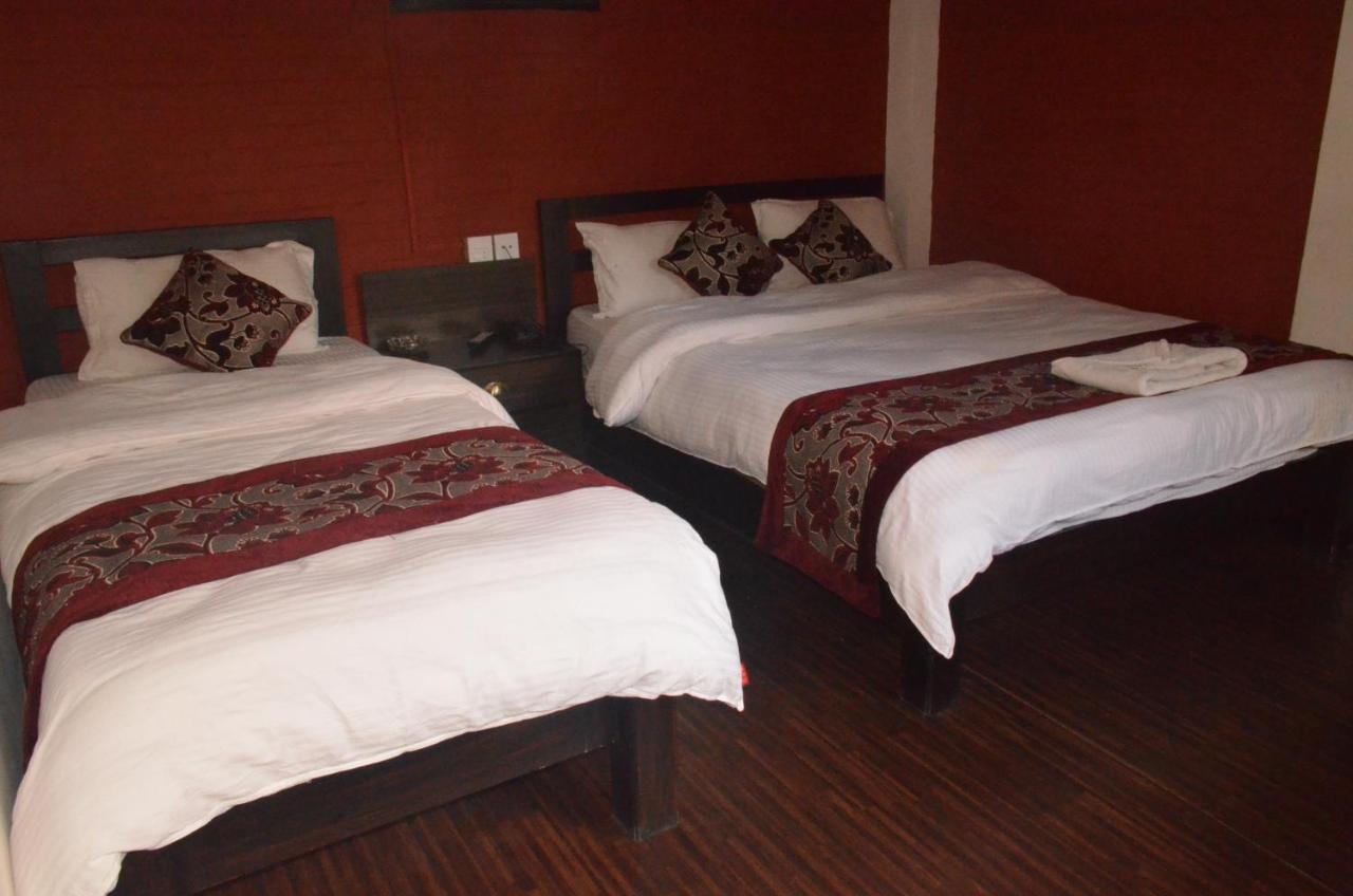 Hotel Holiday Inn Катманду Екстериор снимка