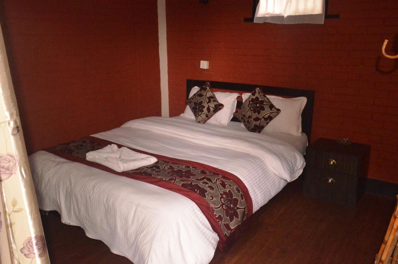 Hotel Holiday Inn Катманду Екстериор снимка