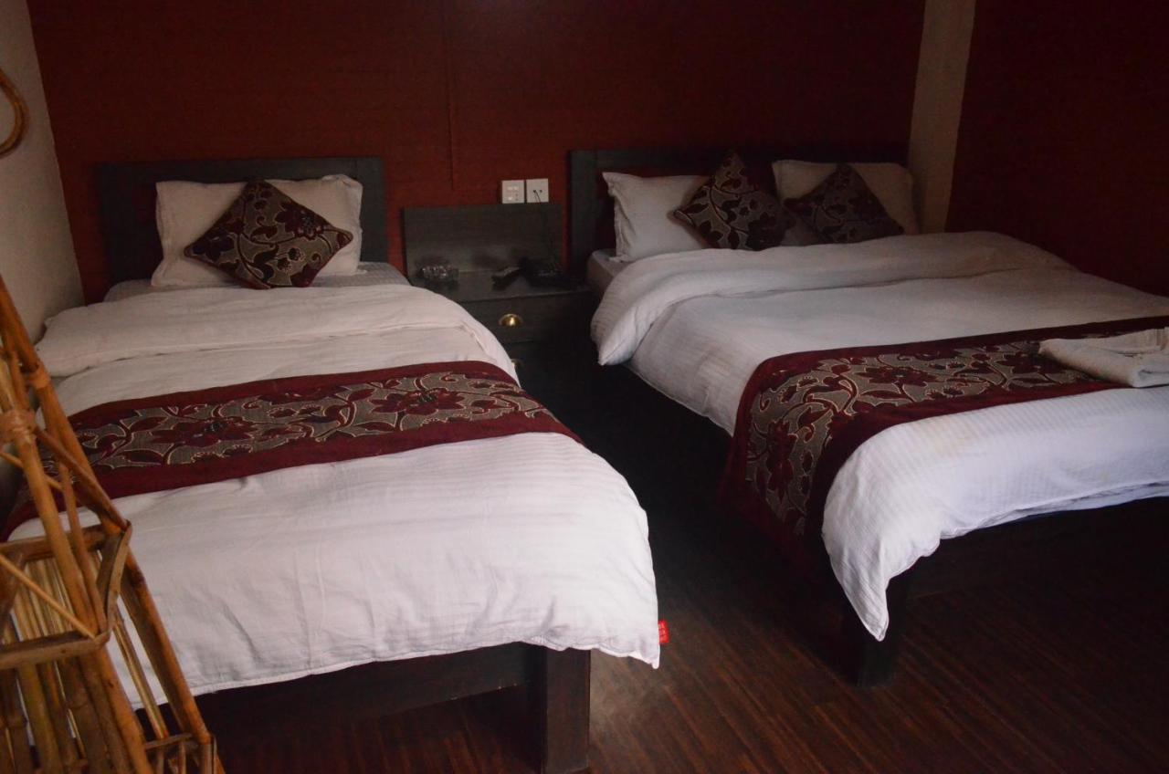 Hotel Holiday Inn Катманду Екстериор снимка