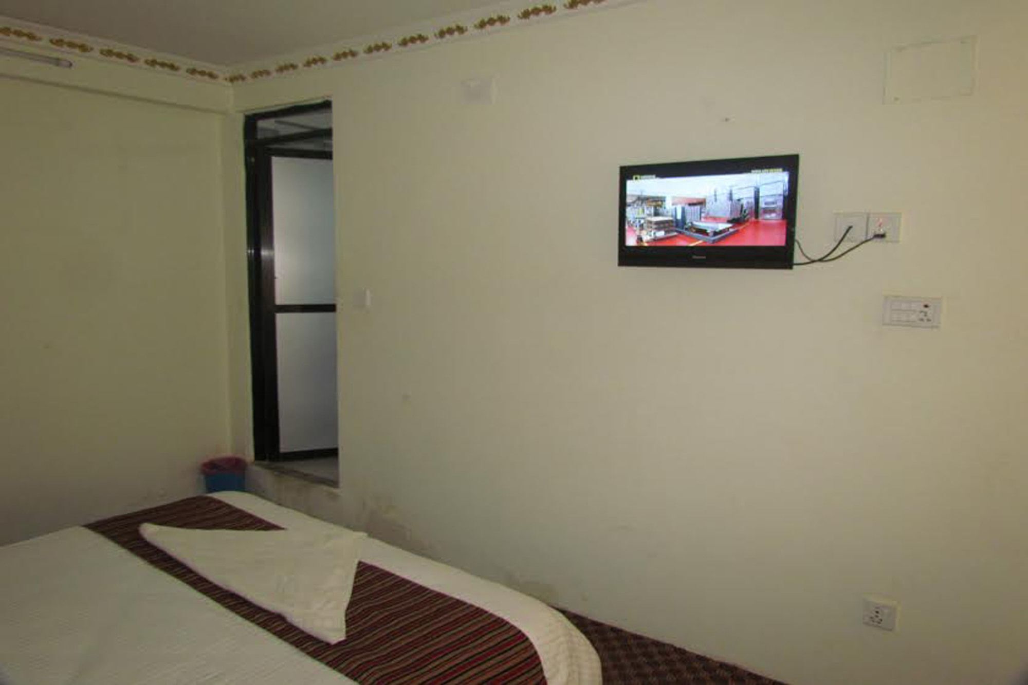 Hotel Holiday Inn Катманду Екстериор снимка