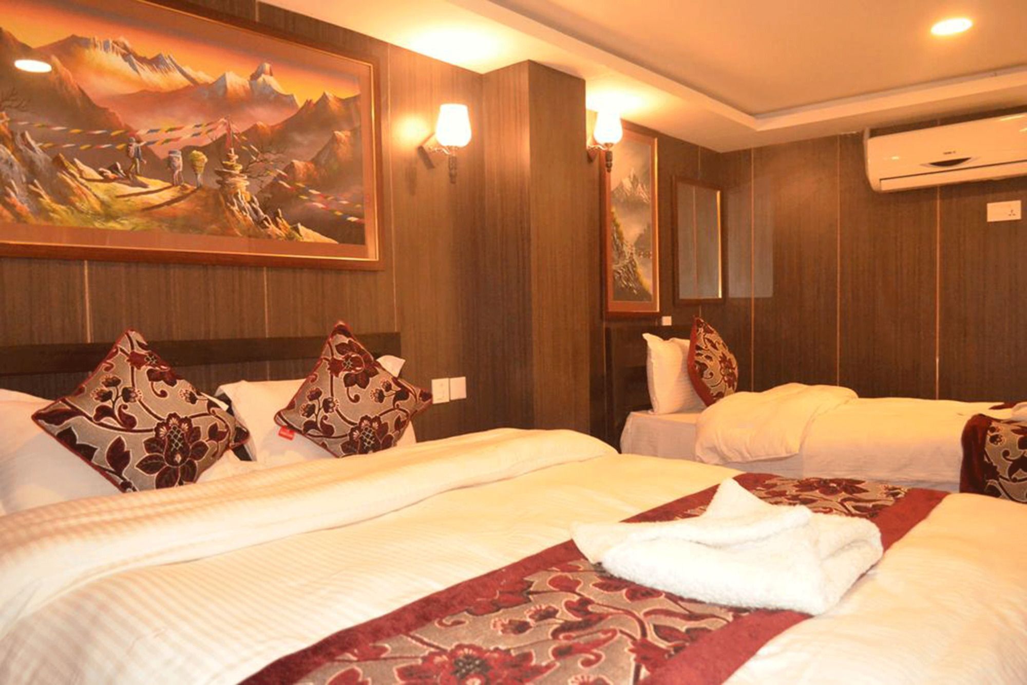 Hotel Holiday Inn Катманду Екстериор снимка