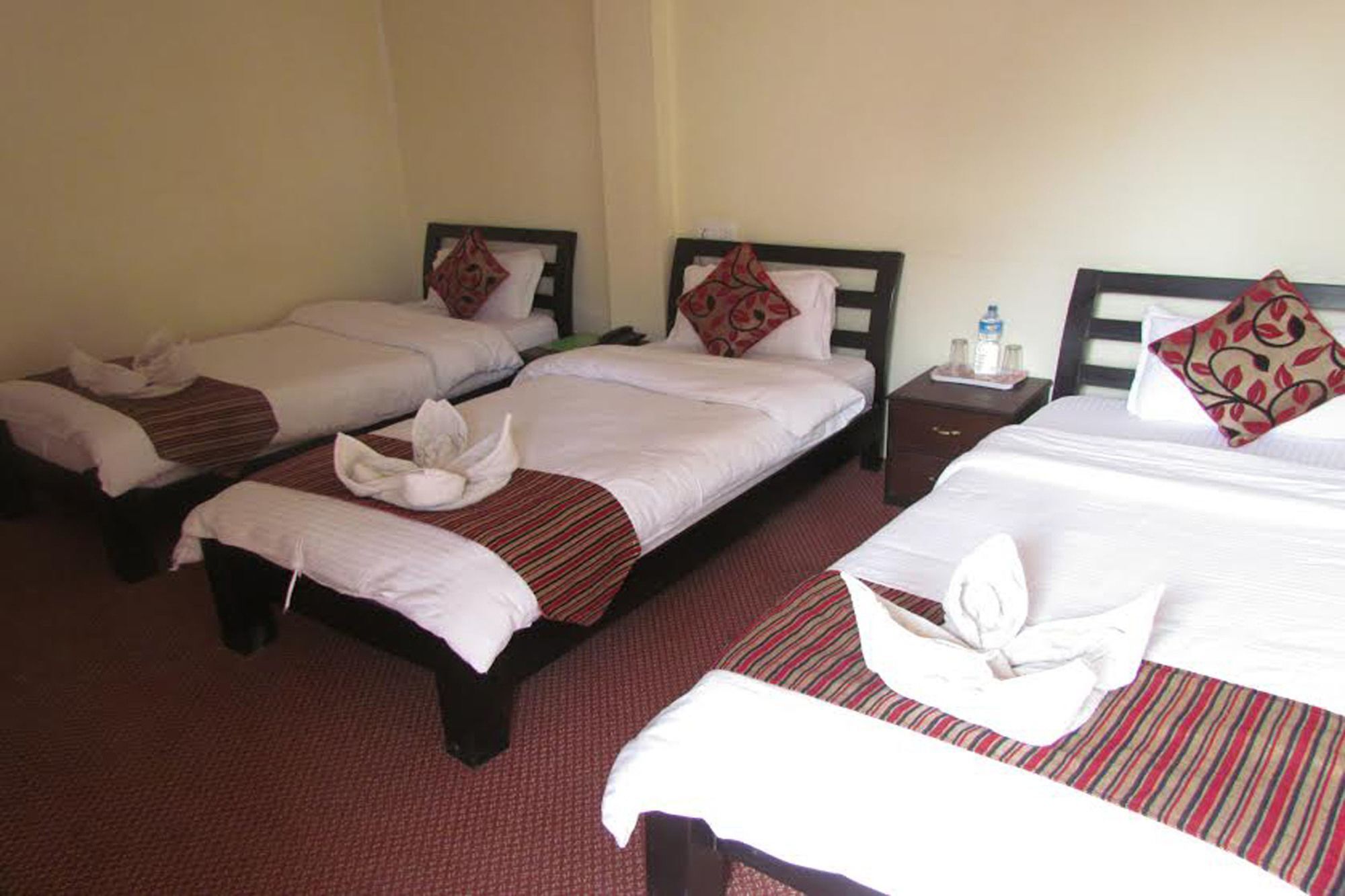 Hotel Holiday Inn Катманду Екстериор снимка