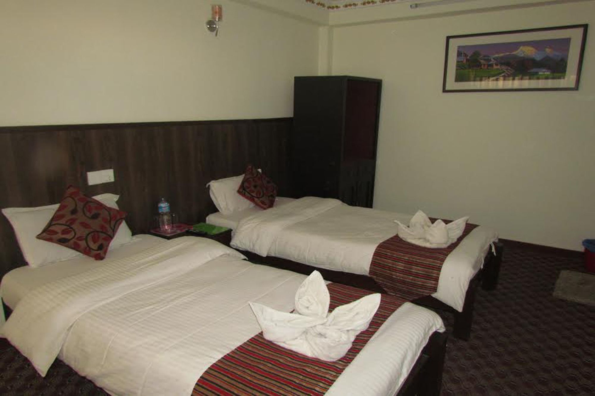 Hotel Holiday Inn Катманду Екстериор снимка